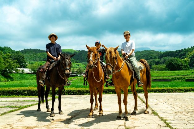 うぶやま　馬遊び・陽なたぼっこ